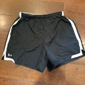 Women’s Under Armour Dry-Fit shorts size Large